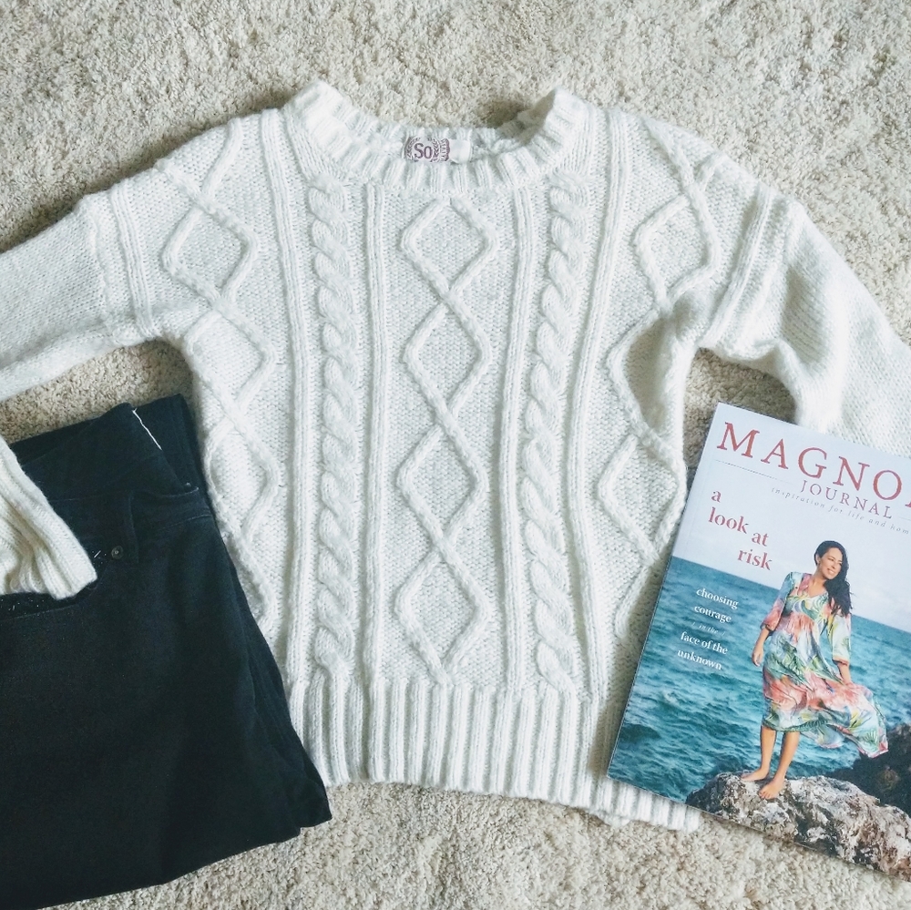So | white glittery cableknit sweater